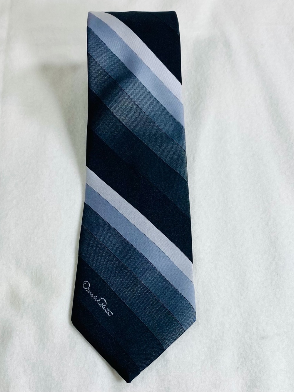 Oscar de la Renta Blue Ombré Diagonal Regimental Stripe Tie w/Logo